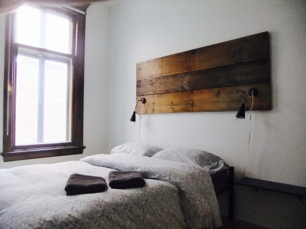 Le 9 Et Demi Bed & Breakfast Монреал Екстериор снимка