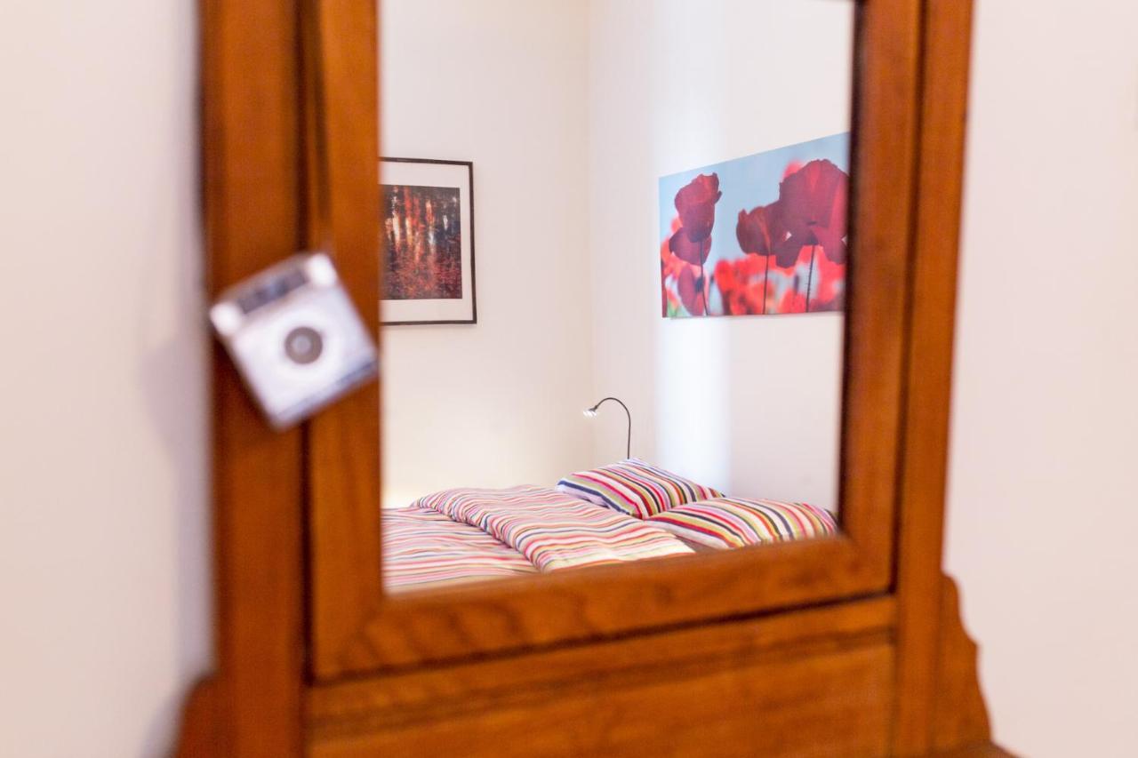 Le 9 Et Demi Bed & Breakfast Монреал Екстериор снимка